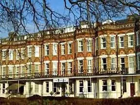 https://the-bournemouth-maemar-hotel.tophotelsbath.com