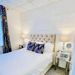 https://havelock-street.hotelsin-chester.com