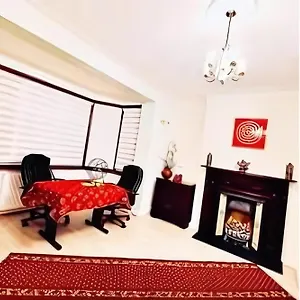 Guest house Beautiful Double En-suite Room, Separate Entrance, Ilford, Line Gants Hill, Free Parking, Ilford